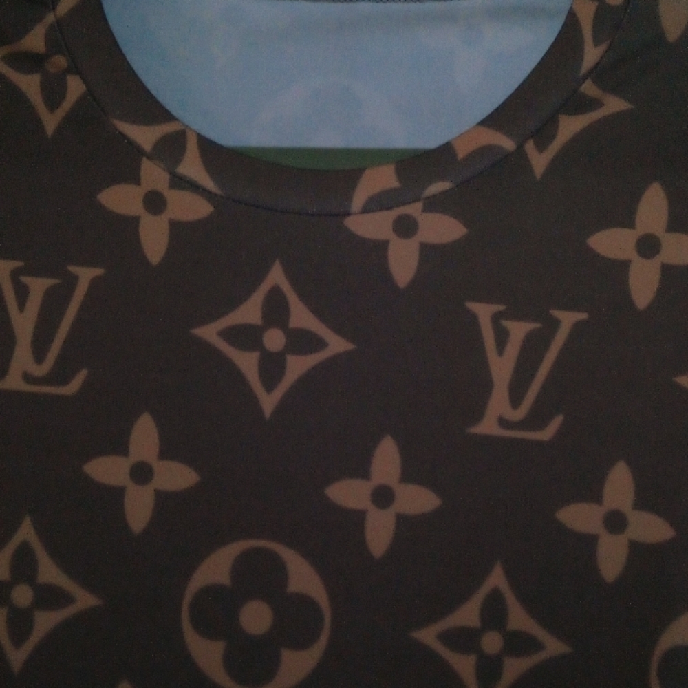 Long sleeves over the knee big print dress NWOT